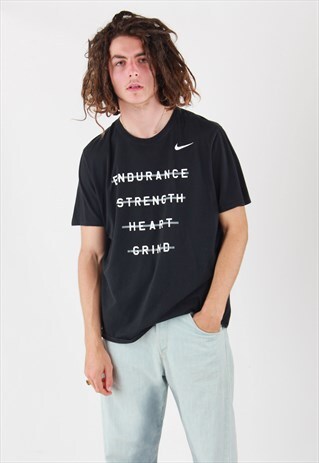 VINTAGE NIKE T-SHIRT