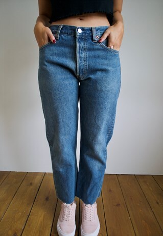 VINTAGE 90'S LEVI JEANS