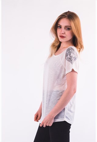 STUD EMBELLISHED SLEEVES T-SHIRT IN WHITE