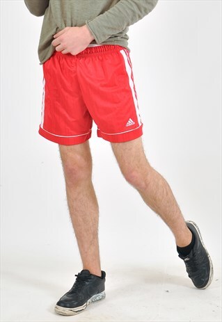 VINTAGE ADIDAS SHORTS IN RED