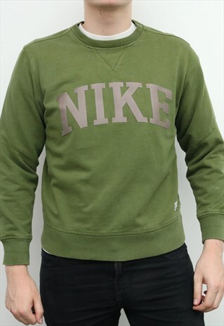 NIKE - GREEN SPELLOUT CREWNECK SWEATSHIRT - MEDIUM