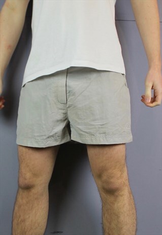 VINTAGE ADIDAS SHORTS IN GREY WITH POCKETS, DRAWSTRINGS AND