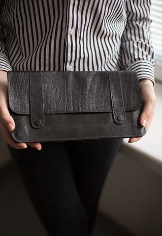 VINTAGE 70'S BLACK LEATHER CLUTCH BAG
