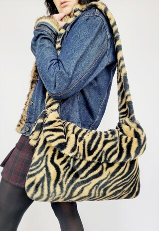 00S Y2K FAUX FUR ANIMAL PRINT LARGE SHOULDER BAG