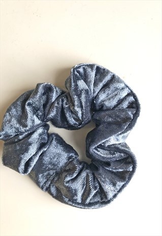 REWORKED SCRUNCHIE IN SILVER BLUE VELVET