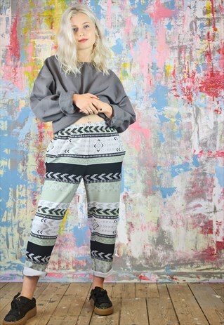 TROUSERS IN GREY AZTEC