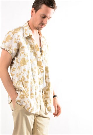 HAWAIIAN PATTERN SHIRT.