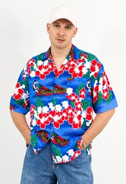 Vintage hawaiian shirt in printed floral pattern