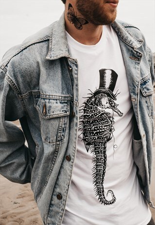 'DISTINGUISHED SEAHORSE' HAND PRINTED T-SHIRT IN WHITE
