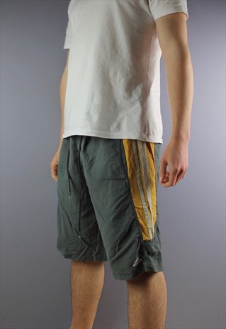 VINTAGE ADIDAS SHORTS IN GREY WITH POCKETS, EMBROIDERED LOGO