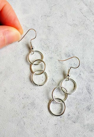 MINIMALIST LINKED HOOP HOOK EARRINGS