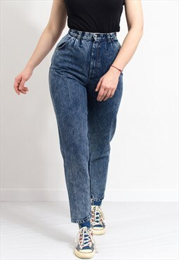 Vintage 80s mom jeans in stonewashed blue denim tapered leg