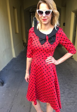 VINTAGE 50' BEAUTIFUL POLKA DOT DRESS WITH COLLAR AND BOW