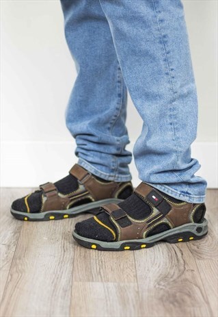 VINTAGE TOMMY HILFIGER CHUNKY SANDALS LOGO 90S X 30.4