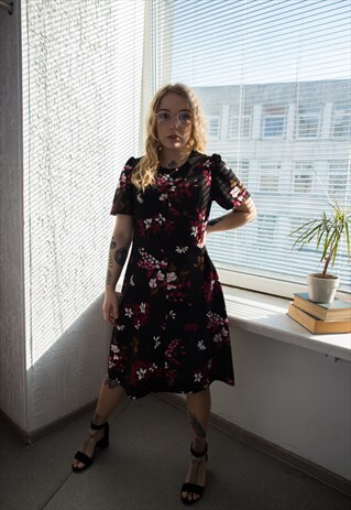 VINTAGE 70'S BLACK FLORAL PRINT MIDI SHORT SLEEVED DRESS