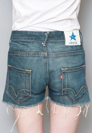 VINTAGE 1990'S LEVI'S DARK BLUE RAW HEM DENIM SHORTS
