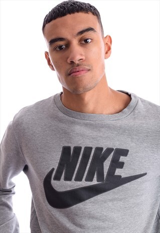 VINTAGE NIKE SWEATSHIRT