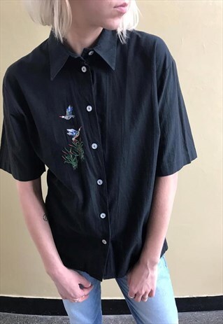 VINTAGE 90' BLACK EMBRODIERY CLASSIC COOL UNISEX SHIRT