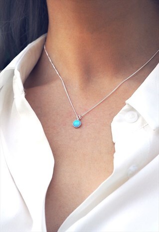 KATHIA. STERLING SILVER BLUE OPAL PENDANT NECKLACE