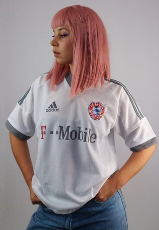 VINTAGE 90'S ADIDAS BAYERN MUNCHEN FOOTBALL UNISEX T-SHIRT