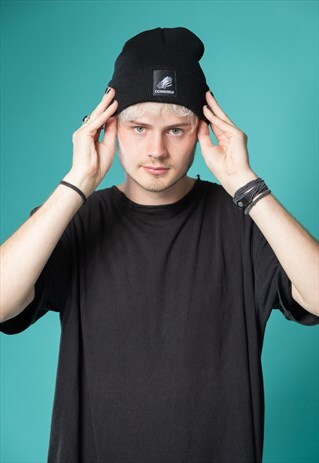CLASSIC LOGO BEANIE IN BLACK