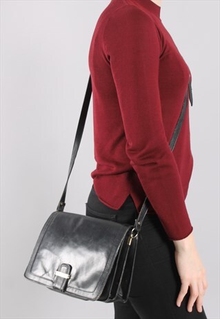 VINTAGE 80S BLACK LEATHER CROSS BODY BAG