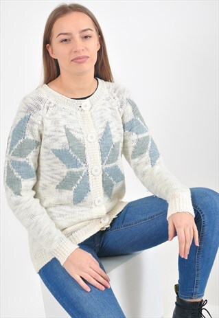 VINTAGE KNITWEAR CARDIGAN IN WHITE