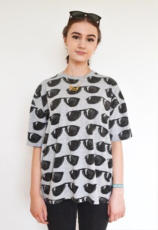 MOSCHINO CHEAP & CHIC SUNGLASSES SLOUCH T SHIRT