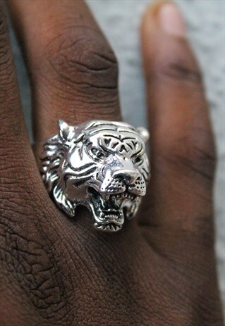 SIBERIAN TIGER RING IN BURNISHED SILVER