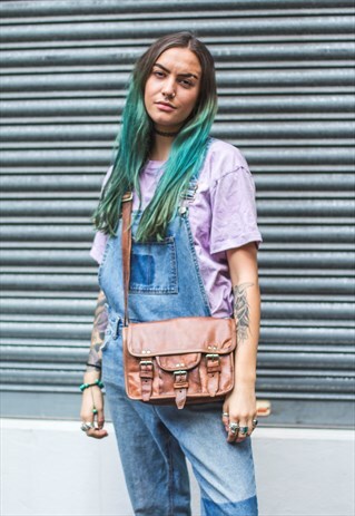 80'S STYLE SMALL TAN LEATHER MESSENGER SATCHEL