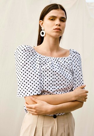 BLACK AND WHITE POLKA DOT PUFF SHOULDER
