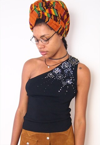 BLACK TOP WITH ONE SHOULDER WITH EMBROIDERY