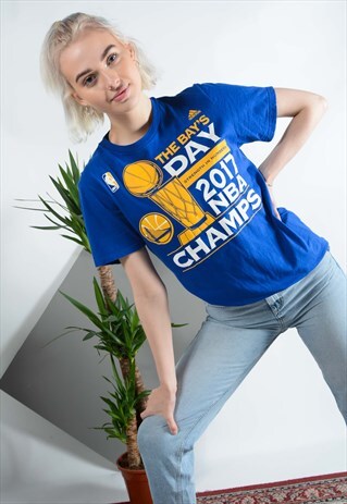 ADIDAS T-SHIRT WITH NBA FRONT PRINT.