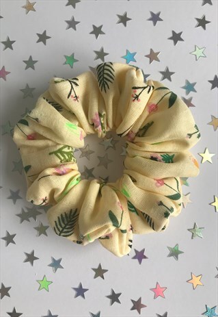 HANDMADE FLORAL SCRUNCHIE SUPPORTING MARIE CURIE CHARITY