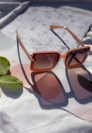 PINK FRONT LENS RECTANGLE THICK FRAME SUNGLASSES