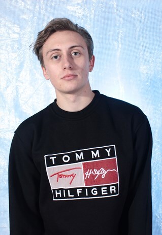 VINTAGE TOMMY HILFIGER BLACK EMBROIDERED SWEATSHIRT