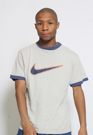 VINTAGE NIKE T-SHIRT