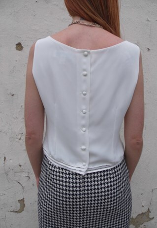 CREAM/ IVORY TAILORED BLOUSE BUTTON-UP DETAIL