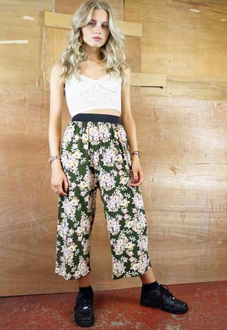 RING A ROSES PRINT CROP PANTS