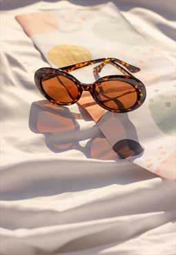 Tortoise Shell Rounded Oval Retro Style Sunglasses