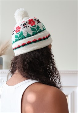 Vintage floral pattern knit beanie in white.