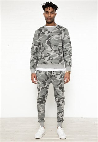 CAMO SWEATPANTS