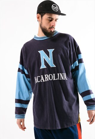 VINTAGE N.CAROLINA SWEATSHIRT.