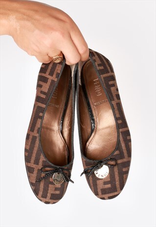 RARE VINTAGE FENDI ZUCCA PUMPS