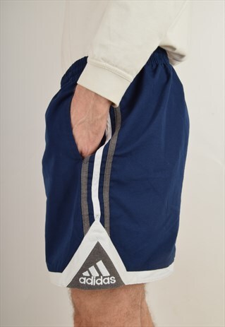 VINTAGE ADIDAS SHORTS SIZE L (3222)