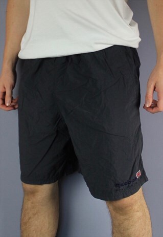 VINTAGE REEBOK SHORTS IN NAVY WITH POCKETS, EMBROIDERED LOGO