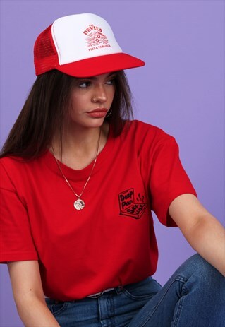 TRUCKER CAP IN RED AND WHITE WITH PIZZA GRAPHIC PRINT