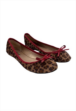 Vintage Leopard Print Ballet Flats with Red Pate