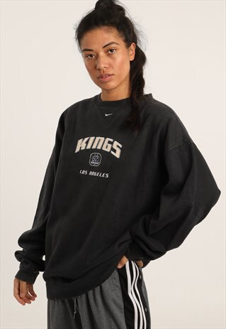 VINTAGE NIKE EMBROIDERED LOGO SWEATSHIRT