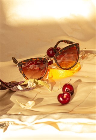 SUPERSIZE CAT EYE SUNGLASSES TORTOISE SHELL